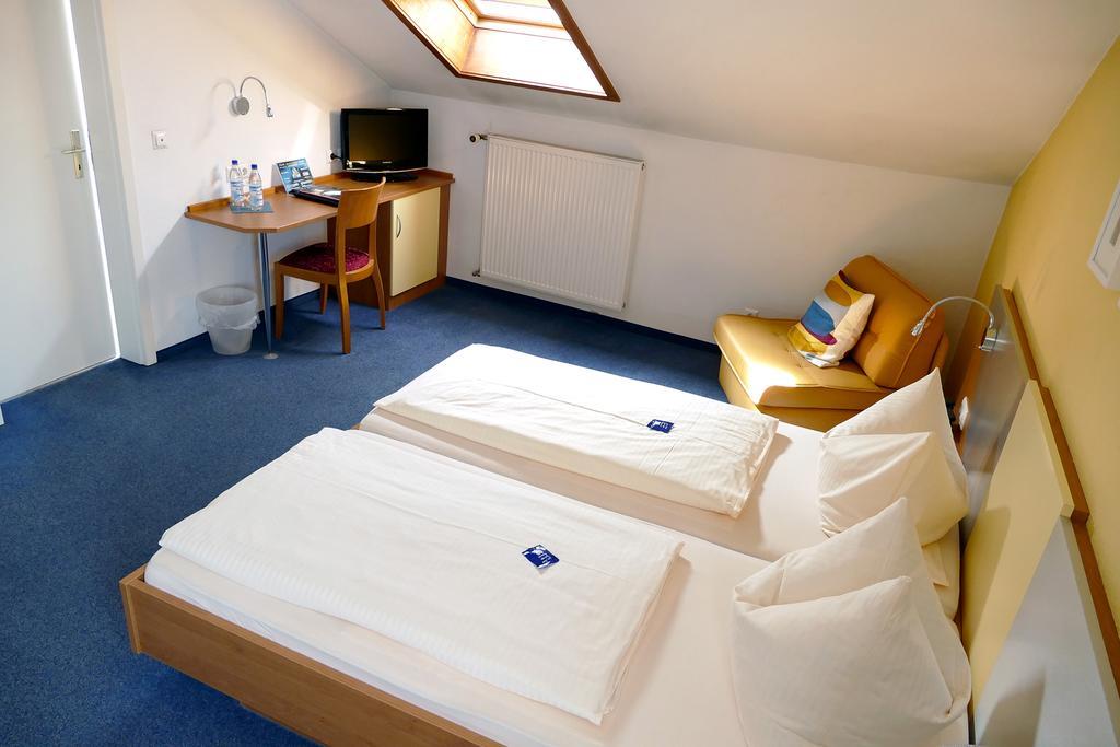 Hasi'S Hotel Grafing bei Muenchen ภายนอก รูปภาพ