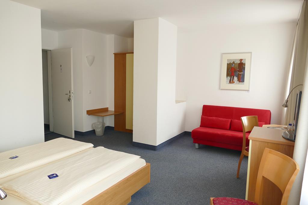 Hasi'S Hotel Grafing bei Muenchen ภายนอก รูปภาพ